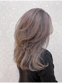 ハイレイヤーと大人ブリーチなグレージュヘア☆