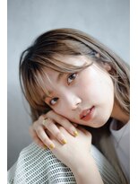 ウラ(.ula)&nbsp;耳掛けミディアム×グレージュ