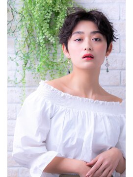 ソア 武蔵小杉(SOAR) カーキグレージュ&大人かわいいフェザーバングマッシュショート