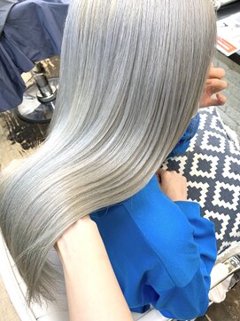 ヒート バイ アンカットラウンジ 渋谷(HEAT by UNCUT&LOUNGE) ☆ダブルカラー/シルバーカラー/ケアブリーチ/ハイライト[渋谷］