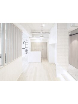 《心斎橋/全席半個室》美容室難民の方必見!!本物志向の大人女性が集う髪質改善専門サロン◇