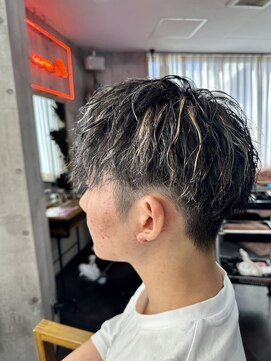 トゥーミー(to mee) 【メンズ】大人気！メンズハイライト 黒×金【小松】