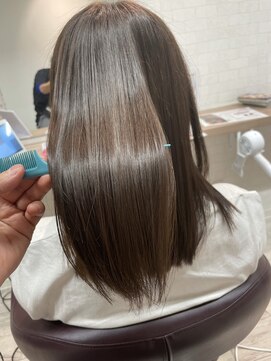 コワファースト長崎シャンプーボーイ 2nd(COIFF1RST 長崎 SHAMPOO BOY) 髪質改善縮毛矯正