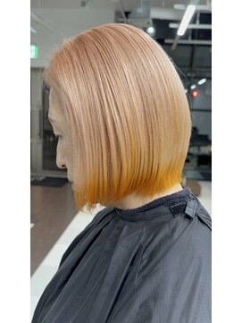 シャラ(Shala) ボブ×淡いオレンジ×裾カラー濃いオレンジ20代30代40代可愛い