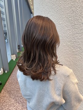 エルサフィロ ヨドヤバシ(el zafiro yodoyabashi) くびレイヤー前髪エモージュ小顔レイヤーカット20代30代40代50代