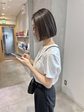 ヨーク(YOKE) YOKE 切りっぱなしボブ大人ボブアッシュグレージュダブルカラー