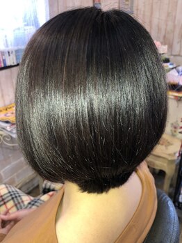 大人女性に大人気◎気になる白髪も活かして自然な仕上がりに！艶感のある上品なカラーを叶えます♪