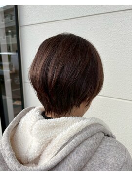 ホワイトストーン WHITE STONE 小顔自然体でおしゃれなショート