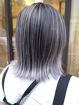 ブレイズヘアー(BLAZEhair) 【ハイライト細め】ホワイトバレイヤージュ×ブリーチ2回