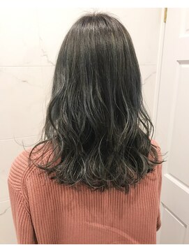 レイドバック(LAID BACK) 【LAIDBACK　代官山】ブルーアッシュとハイライト