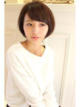 レウナ 外苑前(Reuna) 黒髪アッシュ　大人可愛い　小顔ショーボブ