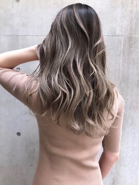 メリー(merry craftsman's factory) 外国人風バレイヤージュ、ハイライトカラーアッシュグレージュ
