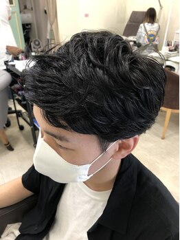 ヘアアンドネイル シーソー(Hair&Nail Seesaw)の写真/忙しい男性必見！計算されたカットで自宅での再現性も◎ビジネスマンに重要な清潔感ある好印象スタイルに☆