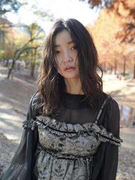 ログ オモテサンドウ(L.O.G OMOTESANDO) 抜け感黒髪ロング