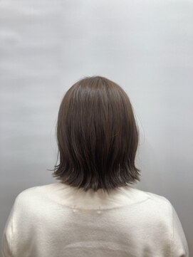 ヘア プロデュース アイモ(Hair Produce Aimo) ペールベージュの切りっぱなし外はねボブ☆