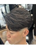 七三耳掛けミドルフェードカット