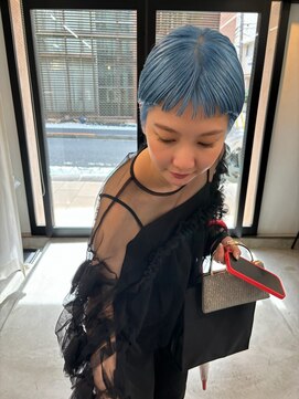 シーカ ニカイ(siika NIKAI) スカイブルーなショートヘア