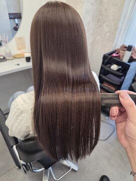 トッカ 茨木(tocca) 【tocca茨木　篠原】ピンピンにならない柔らかく自然な縮毛矯正