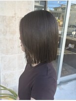 ヘアーループセラデザインワークス(Hair ruup Sela design works) 切りっぱなしボブ×オリーブ