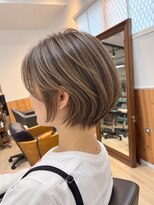 スチャステニィーバイルミ 日ノ出町店(Stastny by Lumi)&nbsp;ハイライトショート×丸みくびれシルエット
