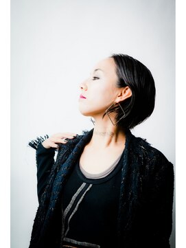 オーバーキャプテンネイキッド(OVER CAPTAIN NAKED) モード系ミニマムショートボブ　（ショートボブ）