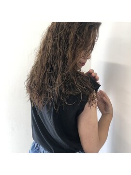 ガーランドウメダ(Garland umeda) スパイラルパーマ×外国人風