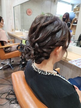 スタジオカラー(Studio Color) リボンアレンジを使ったシニヨン