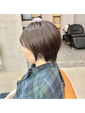 セム(sem) ショートボブ白髪ぼかしハイライト