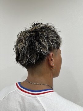 イリス(Iris) スパイラルパーマ×メッシュ