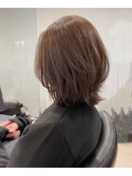 ラブクロムトーキョー オモテサンドウ(LOVECHROME OMOTESANDO) 【白髪活かし】美髪 ピンクブラウン 大人ボブ