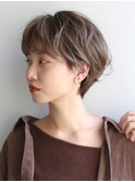 ミルクティーアッシュ レイヤーカット 丸みボブ