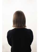 ブリーチを活かして暗くても透明感あるカラーに