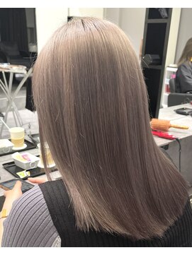 ルイス 喜連瓜破(Luis) パールグレーカラー