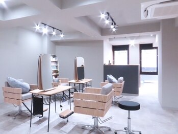 ソレイユ(soleil)の写真/落ち着いた雰囲気の店内でお客様にとってなくてはならない存在、家族のような暖かい関係を築いていくサロン