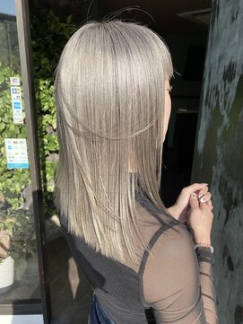 ミスグランディーヴィラス(Miss Grandee VILLAS) ストレートロング×寒色透明感カラー20代30代40代