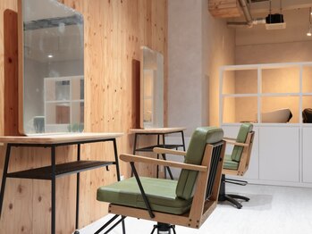 アインス(eins)の写真/【京橋5分】大型店が苦手な方に◎温かみのある上質空間で少人数だからこその丁寧な施術・接客が人気