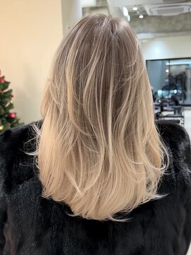 ハーパーズ 渋谷(harpers) ホワイトブロンドバレイヤージュミディアムレイヤーカット