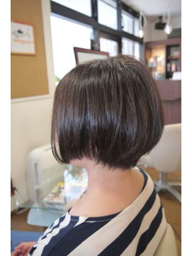 ヘアー ライフ トゥルース(Hair Life truth) ≪ｔｒｕｔｈ≫前下がりショートボブ