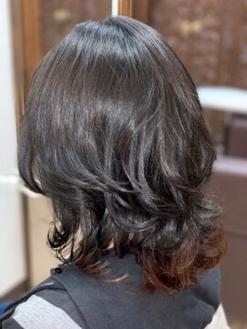 クアトロ グランシュ 川崎店(QUATRO × GranCieux) 外ハネミディ　グラデーション