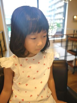 ヘアーアンドビューティ カリテス(Hair & Beauty Charites) 重めボブ