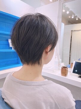 ウーロス(uros.) ショート☆黒髪