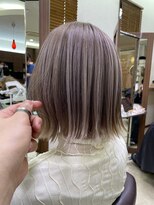 サラ(SARA)&nbsp;ハイトーンベージュ。