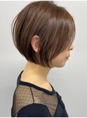 大人ショートカットウェットヘアオリーブベージュデザインカラー