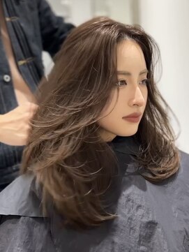 ヨロ 渋谷(YOLO) 韓国ヘアーハッシュカットレイヤーカットハイライトカラー