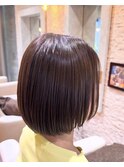 オリーブグレージュ×ミニボブ