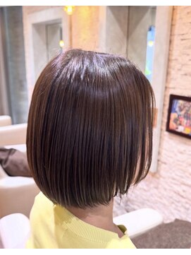 ヴィサージュプラス(VISAGE plus) オリーブグレージュ×ミニボブ