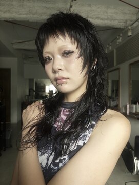 ナループロアツム(Nalu pu loa Tsum) マレットヘア/ハイレイヤーカット/ミディアムレイヤー