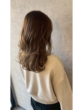 ポリマン 西新井(poliment) 魅力が引き立つ艶感ブラウン×ウェーブアレンジ 春カラー