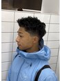 グルーマーズクレッジ 渋谷店(GROOMER/S CREDGE) 夏も冬もフィットするテーパーフェードスパイキーショート。