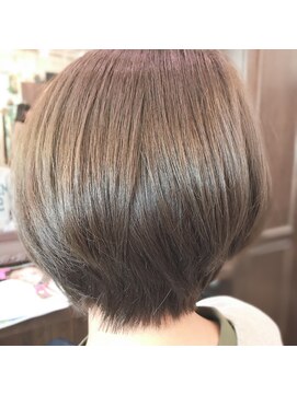 シェリー(Cherie) ショート　レイヤー　ショートボブ [Cherie 藤沢]